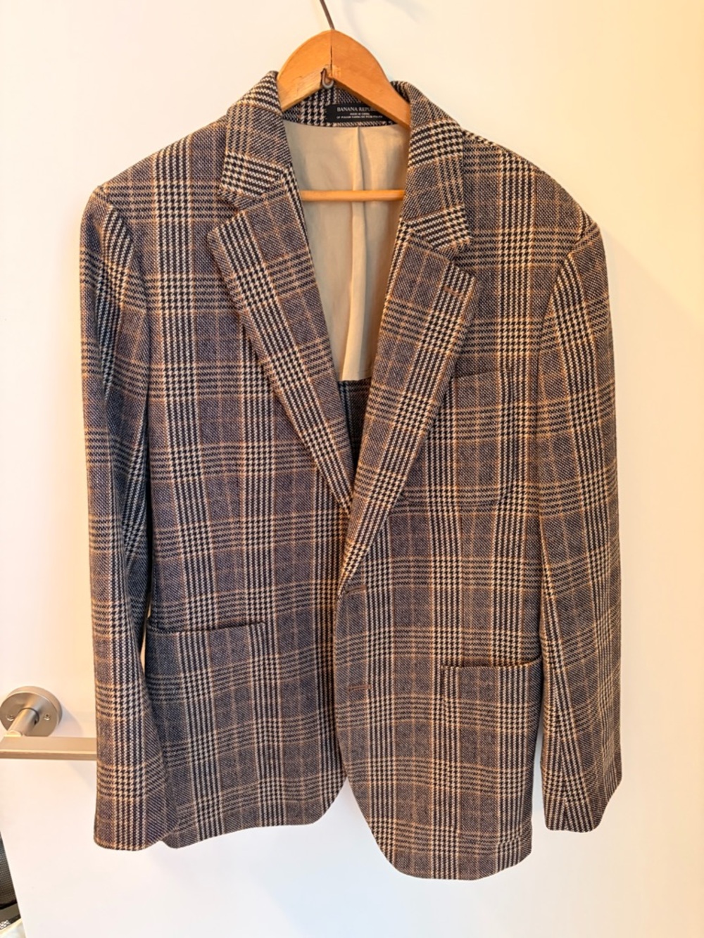 Men's Plaid Sport Coat in Brown and Gray